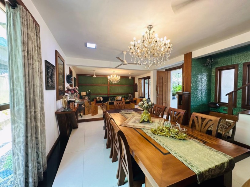 🏘 5BR House for Sale in Colombo 03 with Premium Wood Finishes.-2