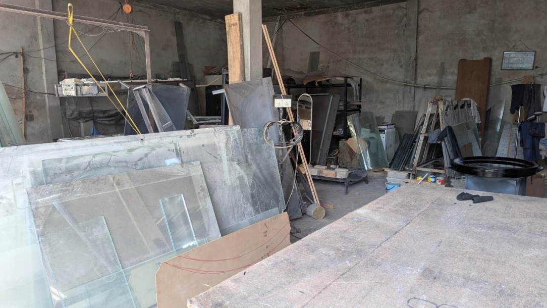 Commercial Property for Sale in Col 14-5