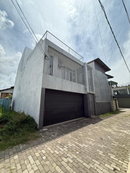 Modern 5 bedroom House for Sale – Werahara-1