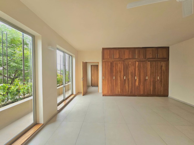 House for Sale in Battharamulla-11