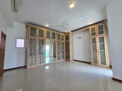 🏙️ Spacious 5-Bedroom Apartment for Sale in Rajagiriya | LKR 210 Million (Negotiable)-14