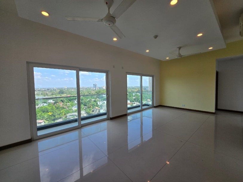 🏙️ Spacious 5-Bedroom Apartment for Sale in Rajagiriya | LKR 210 Million (Negotiable)-6