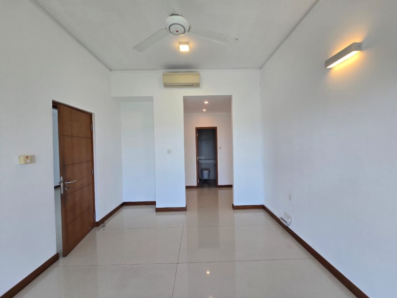 🏙️ Spacious 5-Bedroom Apartment for Sale in Rajagiriya | LKR 210 Million (Negotiable)-10