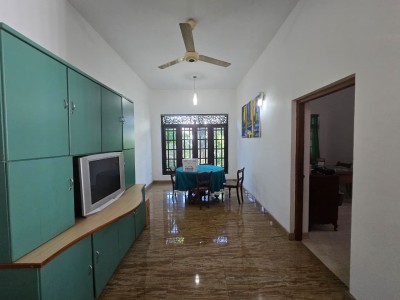 Spacious 6-Bedroom House for Sale in Nugegoda | LKR 110 Million (Negotiable)-9