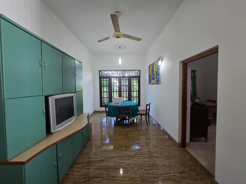 Spacious 6-Bedroom House for Sale in Nugegoda | LKR 110 Million (Negotiable)-9