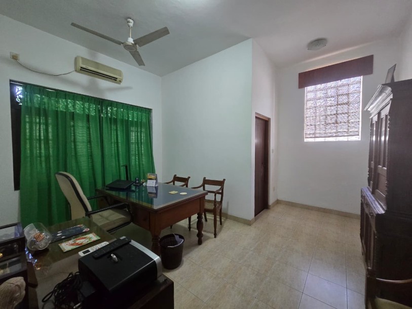 Spacious 6-Bedroom House for Sale in Nugegoda | LKR 110 Million (Negotiable)-8