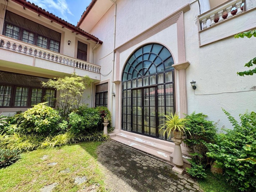 MODERN LUXURY HOUSE Off Layards Road Colombo 04-15