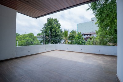 Prestigious 4 Bedroom House in Colombo 06 with bare land | LKR 335 Million-15