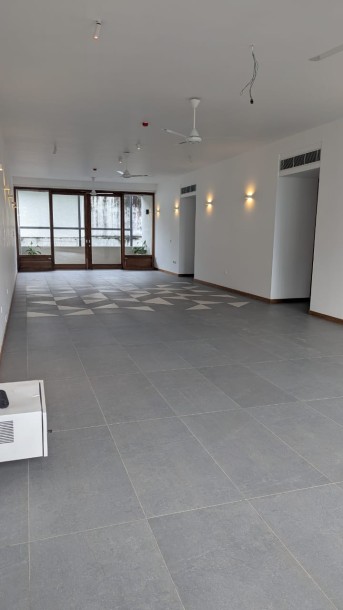 Modern Residential floor for Rent @ Cambridge Col 07-1