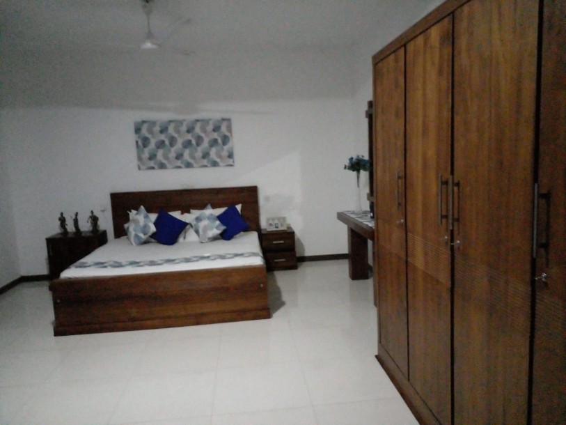 Luxury Three-Storey Home for Rent in Pepiliyana-8