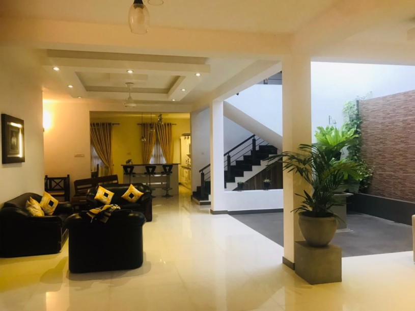 Luxury Three-Storey Home for Rent in Pepiliyana-2