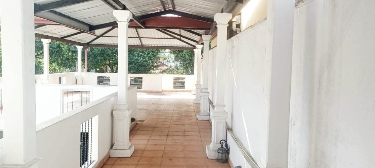 03 Storied Modern House With 06 Bedroom For Immediate Sale In Kohuwala (150M & Price Highly Negotiable)-8