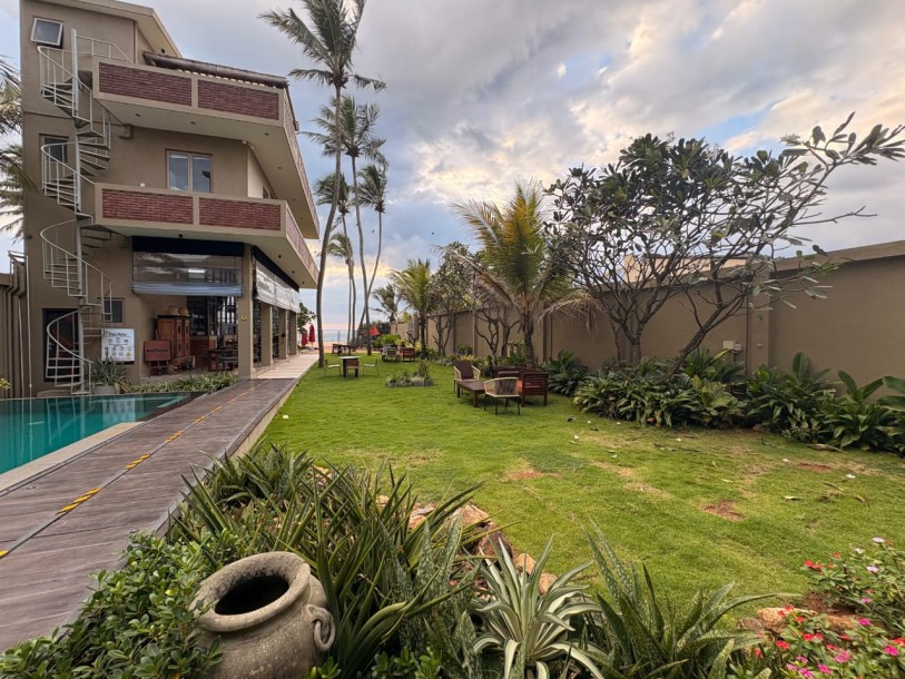 Luxury Beachfront Villa For Sale in Negombo-3