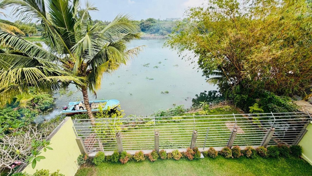 Lake view Three stories Luxurious house For Sale-16