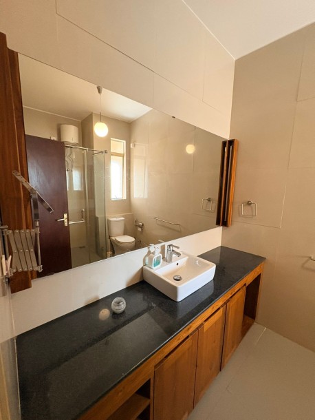 Queens Court apartment for rent in Colombo 3-10