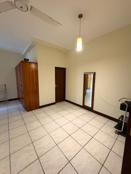 Queens Court apartment for rent in Colombo 3-9