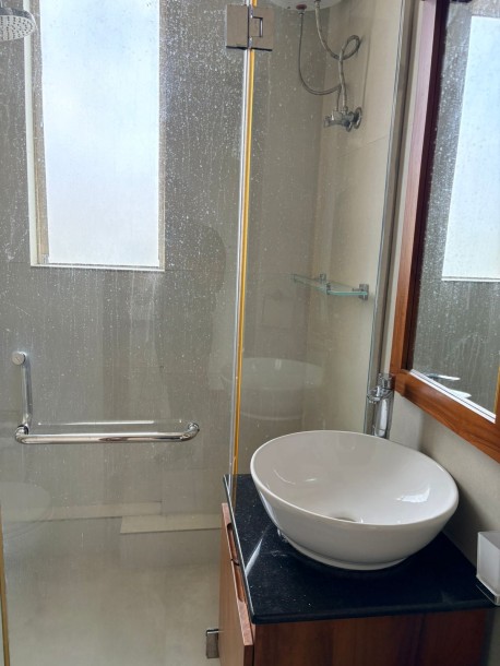 Queens Court apartment for rent in Colombo 3-6