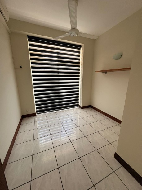 Queens Court apartment for rent in Colombo 3-4