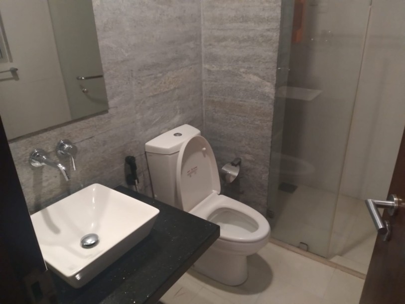 2 bedroom apartment for sale in the Emperor at Crescat City.-13