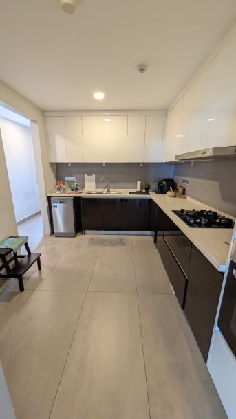 A Neatly furnished apartment in Park Heights, Colombo 05 for Rent-6