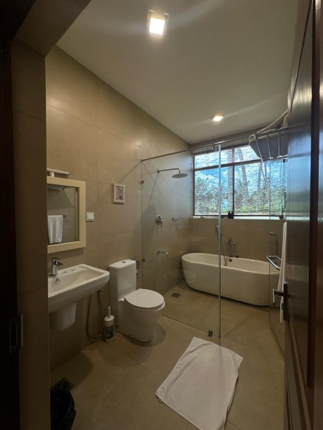 Exclusive Beachfront Villa in Hikkaduwa  | Price: 110 Million ( Negotiable )-6