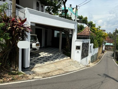 House for sale in Dehiwala