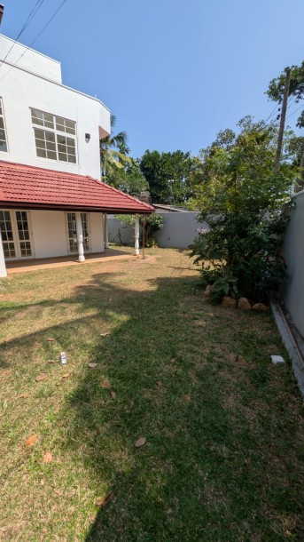 *Unfurnished House for Rent in Malabe-2