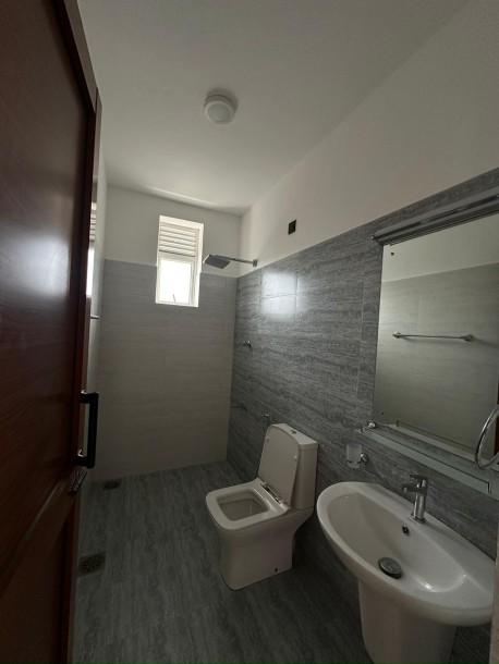 3 Bedroom Apartment for Sale in Regal Court, Colombo 05 | Price: 64,400,000 LKR (Negotiable)-8