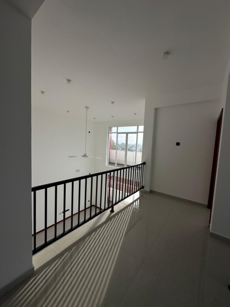 4 Bedroom Apartment for Sale in Royal Court, Colombo 05-4