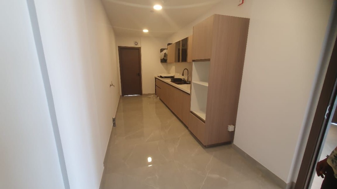 3 Bedroom Apartment for Sale in 121 Prive Residence, Jawatte Road | Price: 110 million LKR ( Negotiable )-10