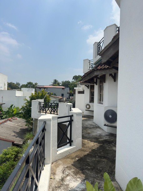 4 Bedroom 3 Storey House for Sale in Battaramulla | Price: 100 million (Negotiable)-1