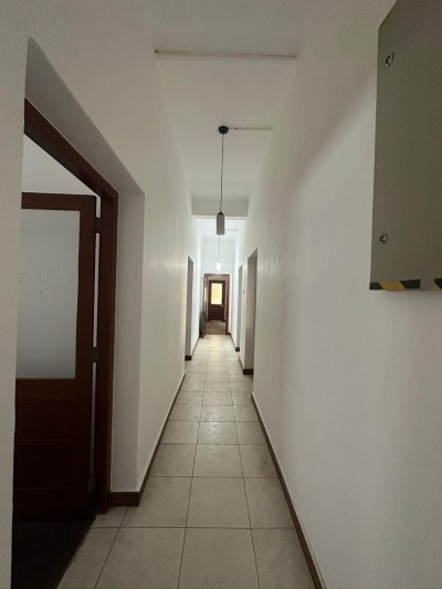 Colonial Type Commercial House for  Rent in Colombo 4 | Price: LKR 1.25 Million-8