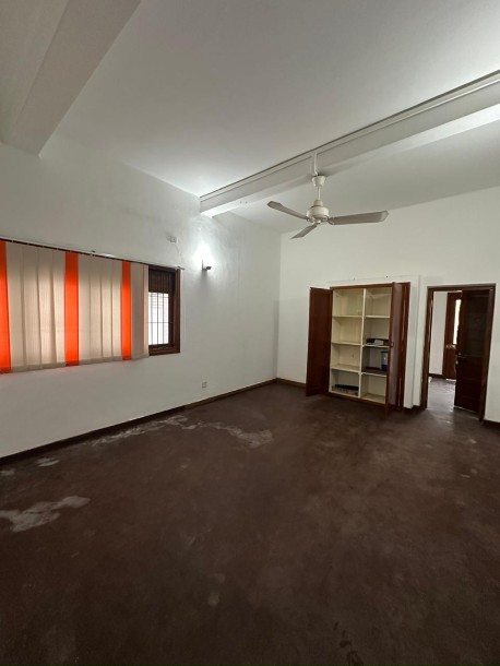 Colonial Type Commercial House for  Rent in Colombo 4 | Price: LKR 1.25 Million-4