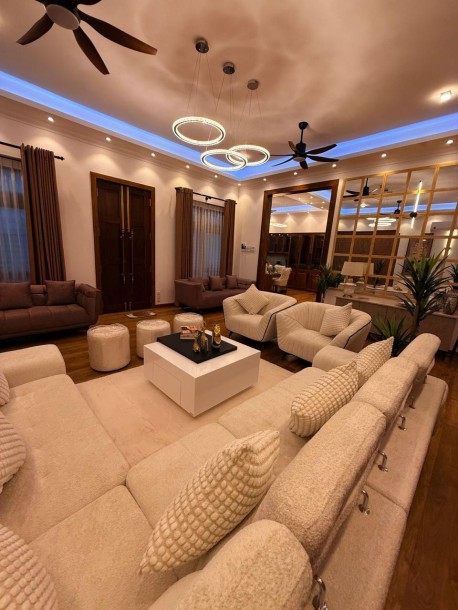 🌍 Exclusive Luxury Residence for Sale – Palawaththa, Baththaramulla, Sri Lanka-6