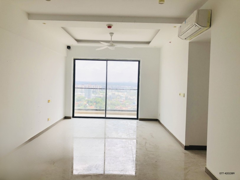 Marina Square Unfurnished Apartment for Sale in Colombo 15-3