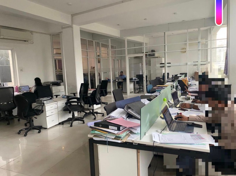 Commercial Building for Rent in Col 8-1