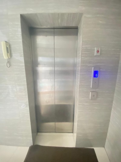 Commercial Building for Rent in Col 8-3