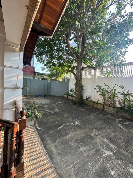 Dual Property Investment Opportunity – Bungalow + House in Mount Lavinia | Investment : LKR 125 Million (Negotiable)-9