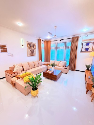 Luxury Residence for Sale — Palawaththa, Battaramulla