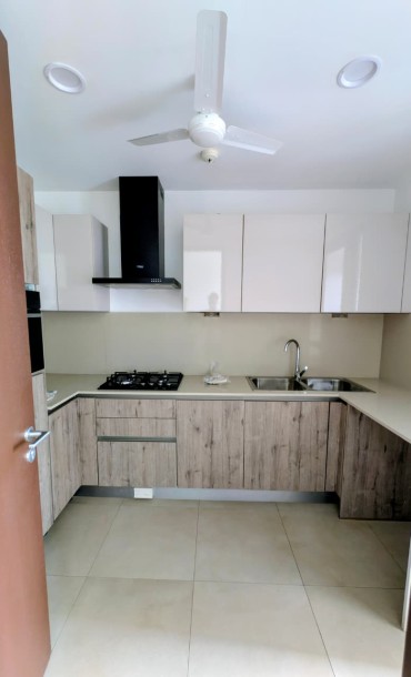 2BR Apartment for Sale in Luna Tower, Union Place, Colombo 02 | Price: LKR 85,000,000 (Negotiable)-5