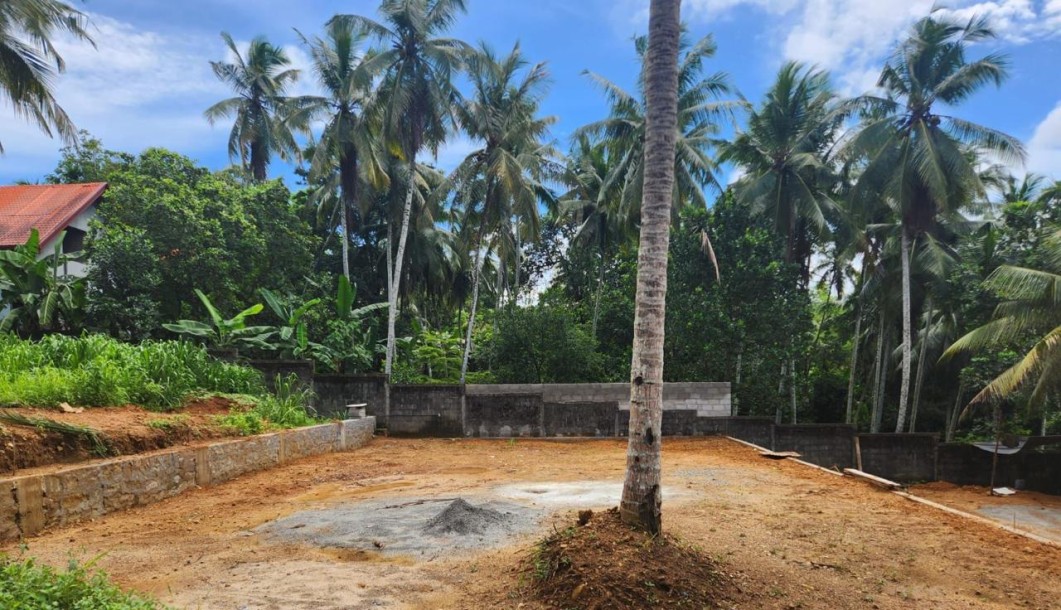 10 Perch Land for Sale in Athurugiriya | LKR 14.5 million-1