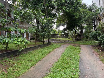 Land with 6-Room House for Sale in Malabe | LKR 39 Million (LA4714)-2