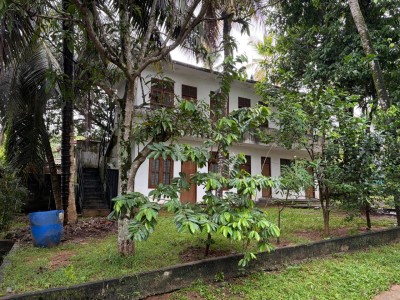 Land with 6-Room House for Sale in Malabe | LKR 39 Million (LA4714)