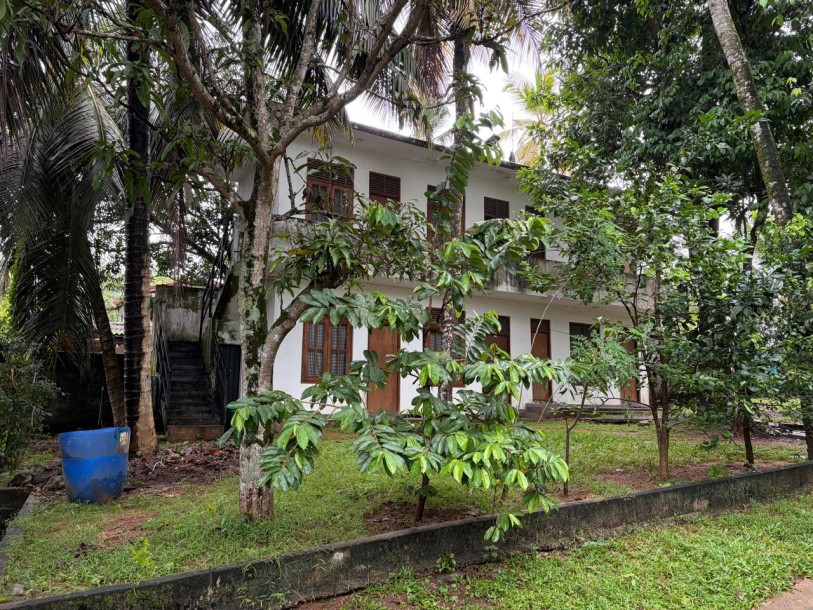 Land with 6-Room House for Sale in Malabe | LKR 39 Million (LA4714)-1