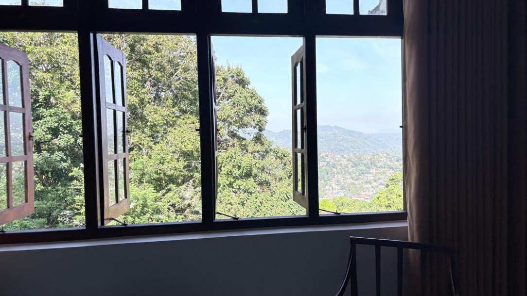 Luxury Villa for Rent in Kandy | LKR 425,000/Month (VL4710)-11