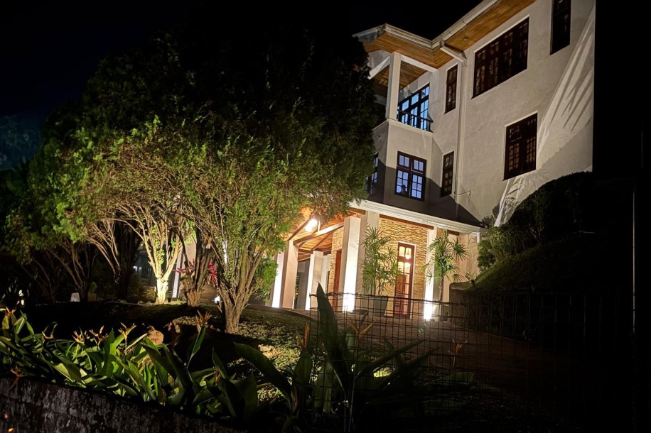 Luxury Villa for Rent in Kandy | LKR 425,000/Month (VL4710)-1