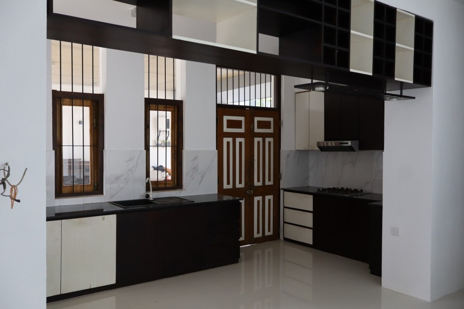 5BR House for Rent in Boralesgamuwa | LKR 275,000/Month (HS4727)-3
