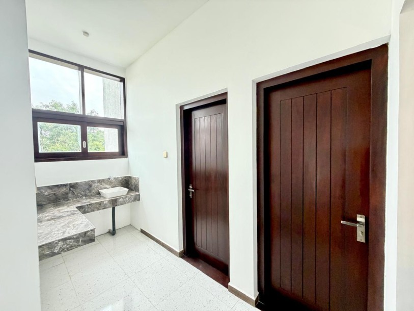 10 Perch Brand New 5BR House for Sale in Kaduwela | LKR 56 Mn (HS4721)-12