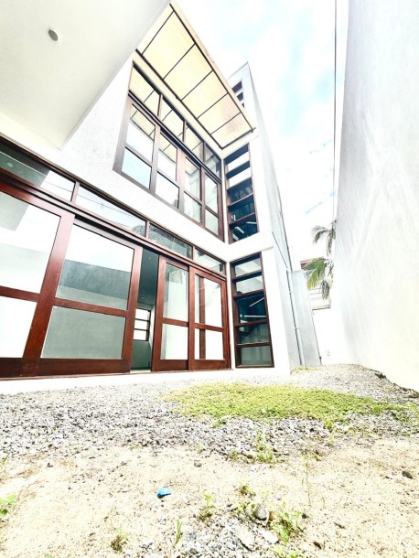 10 Perch Brand New 5BR House for Sale in Kaduwela | LKR 56 Mn (HS4721)-3