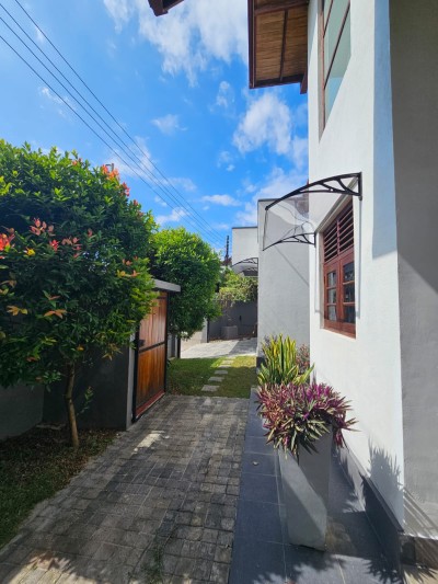 4 Bedroom House for Sale in Thalawathugoda | LKR 75 Million (HS4759)-3